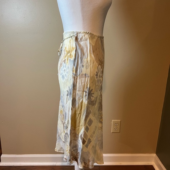 Vgt CLIO Women's Size PM Rayon Floral Skirt Feminine Soft Romantic Artsy - Picture 3 of 6